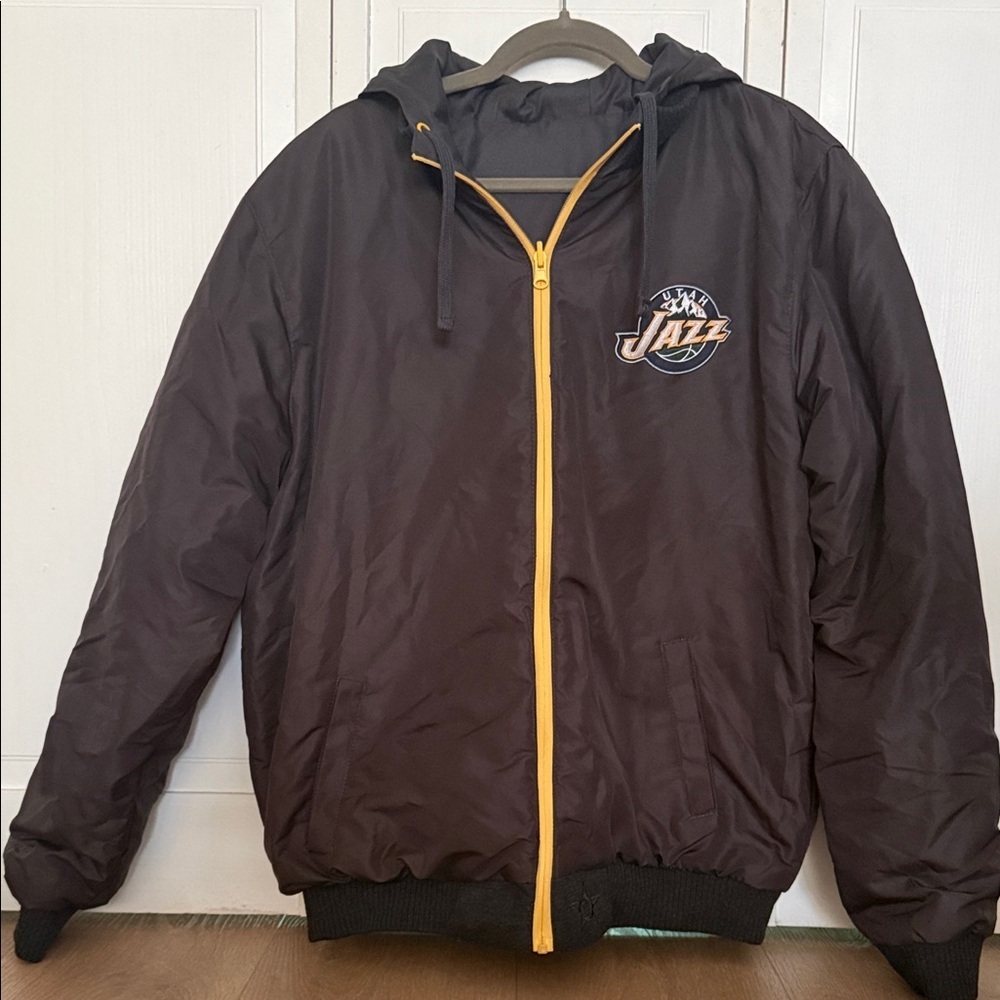 Reversable 2 in 1  Mens Black Hooded Puffer Jacket Trim Size Large-x large